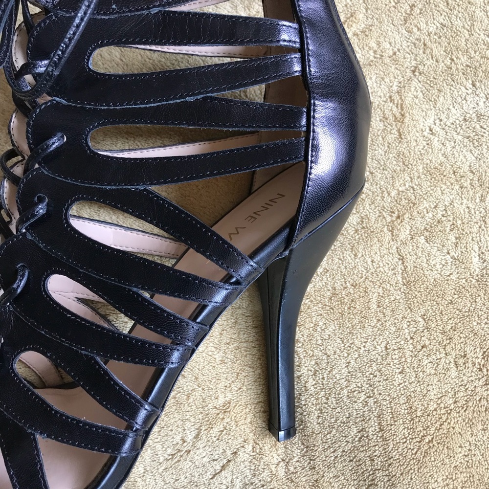 ❌SOLD❌ Nine West Black Leather Lace Up Booties - Picture 7 of 8